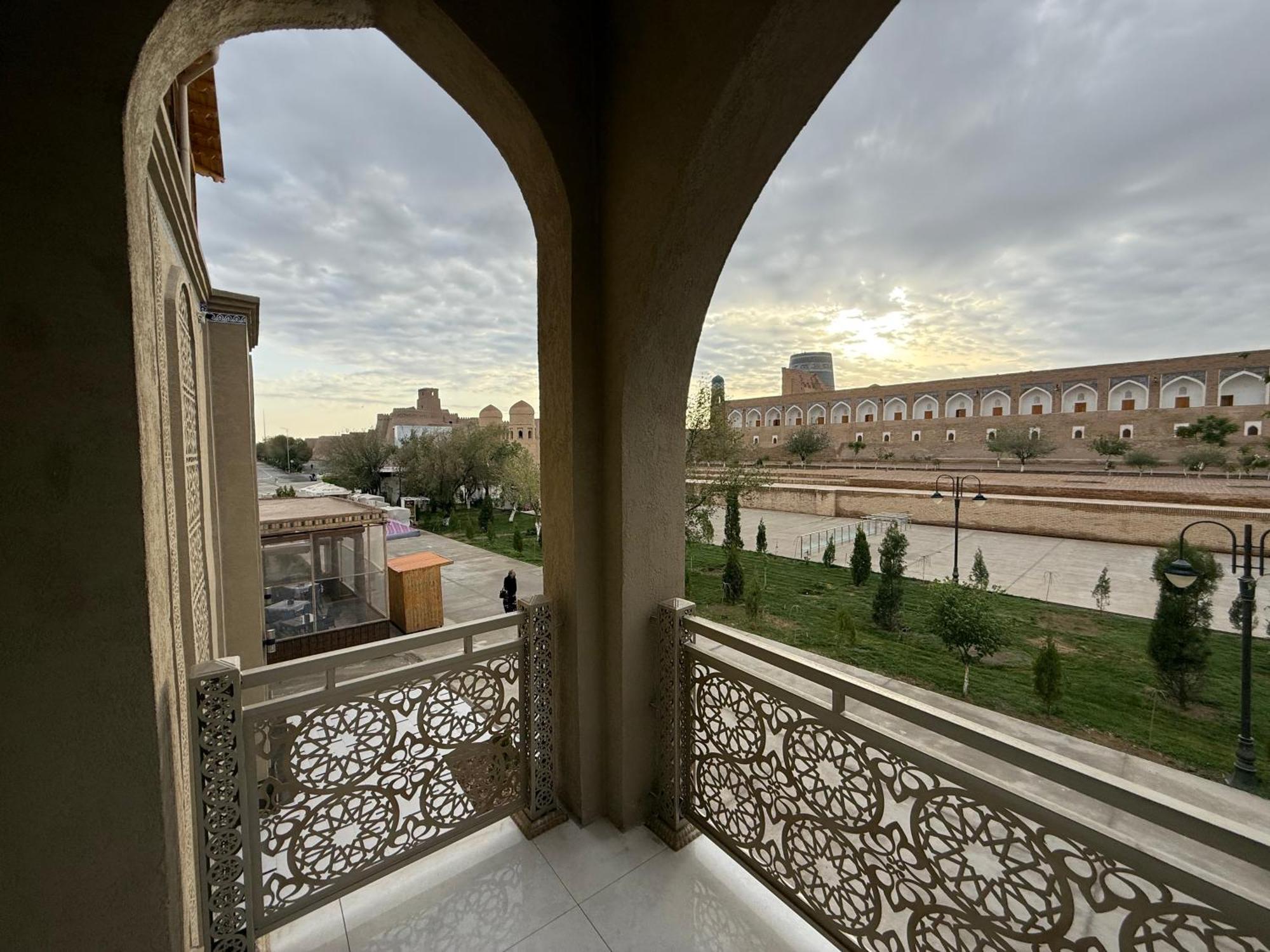 Isakhoja Hotel Khiva Esterno foto